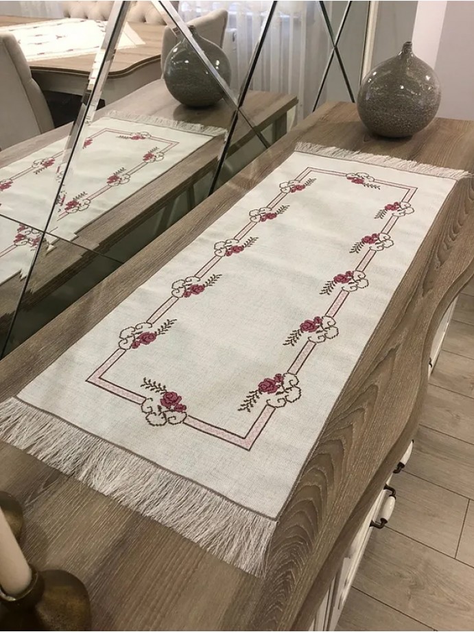 Etamin İşleme Nakışlı Salon Takımı Etamin İşleme Nakışlı Salon Takımı